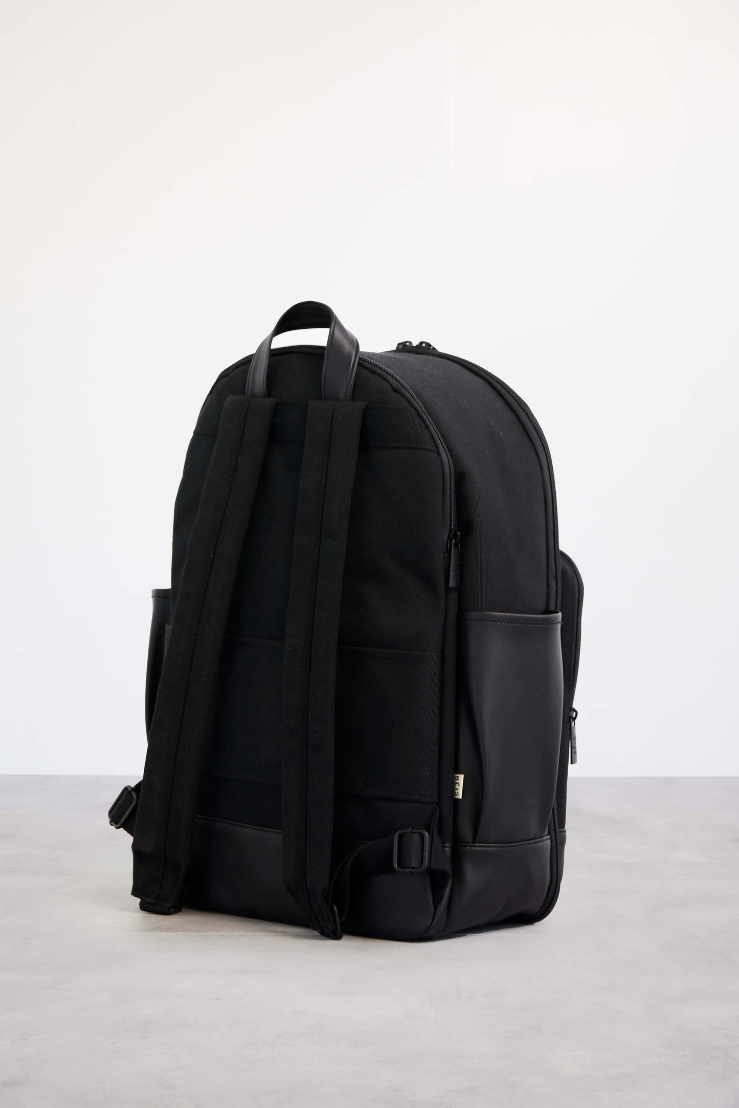 The Backpack in Black